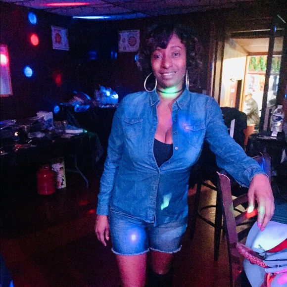 Meet your Posher, Antoinette - Picture 1 of 1